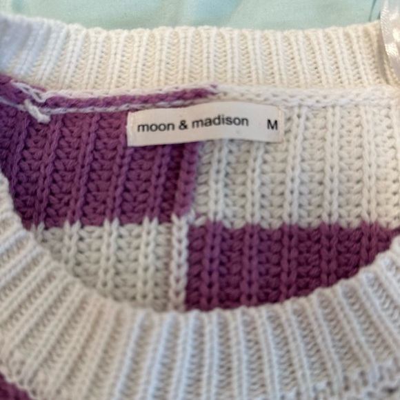 Moon And Madison Sz: M  White & Purple Checkered Long Sleeve Cropped Sweater - Picture 6 of 10